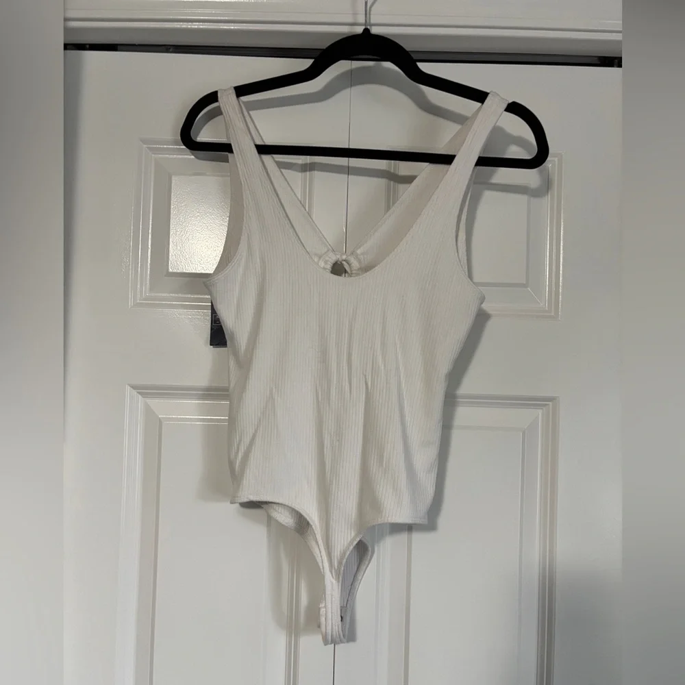 NWT Abercrombie & Fitch White Ribbed Bodysuit - Picture 3 of 6